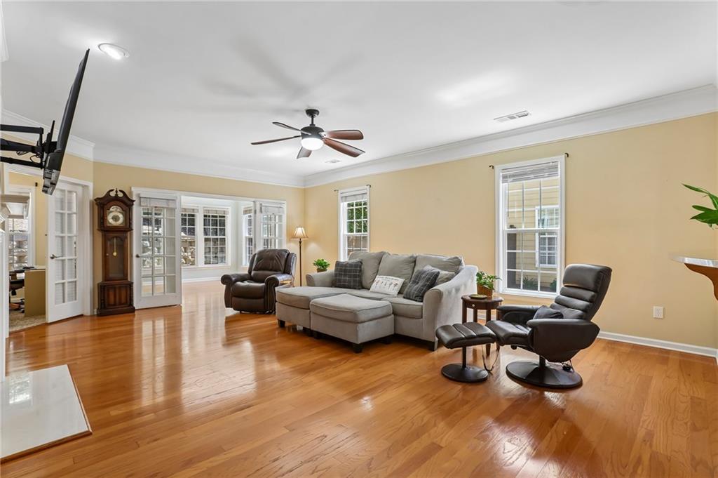 5055 Rembrant Drive Property Photo 3