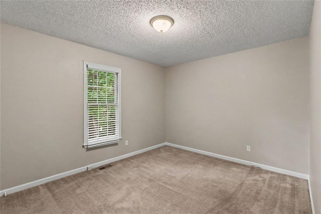 72 Amber Way Property Photo 7