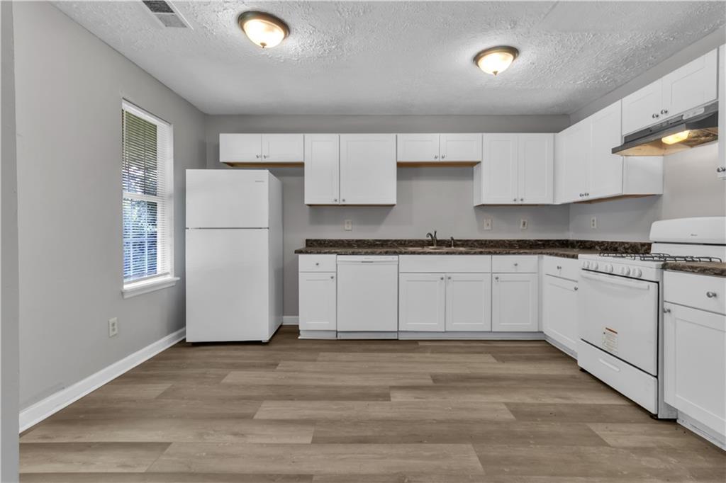 3559 Ashley Station Drive Sw Property Photo 3