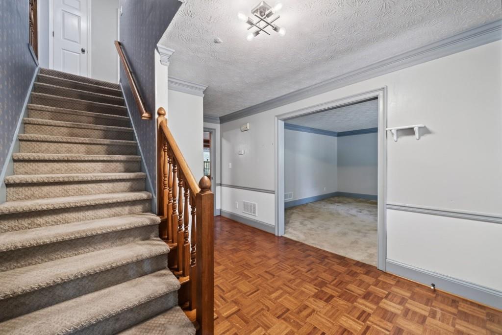 1875 Oak Road Property Photo 6