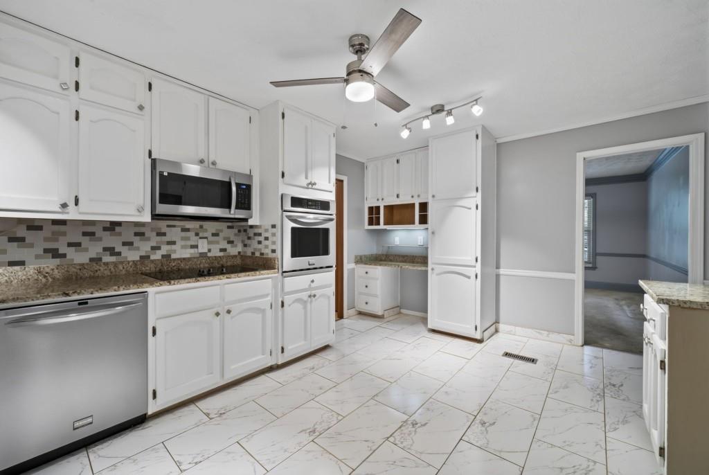 1875 Oak Road Property Photo 12