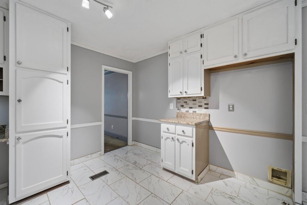 1875 Oak Road Property Photo 14
