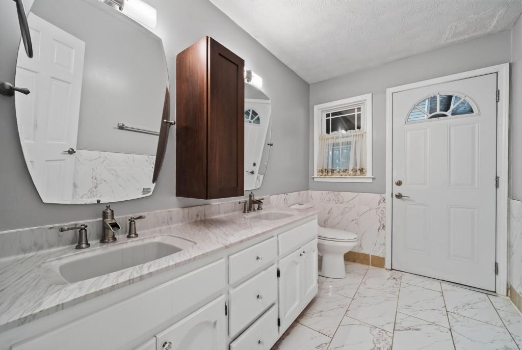 1875 Oak Road Property Photo 23