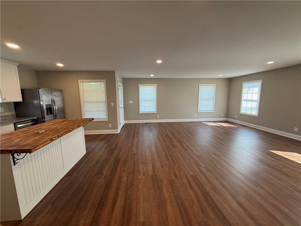 5915 Maiden Lane Property Photo 4