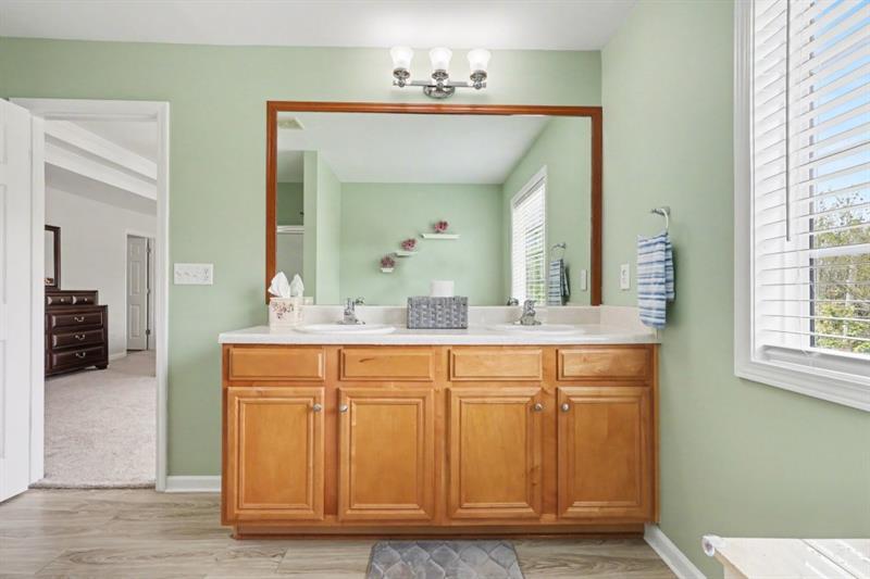 136 Meeting Place Property Photo 22