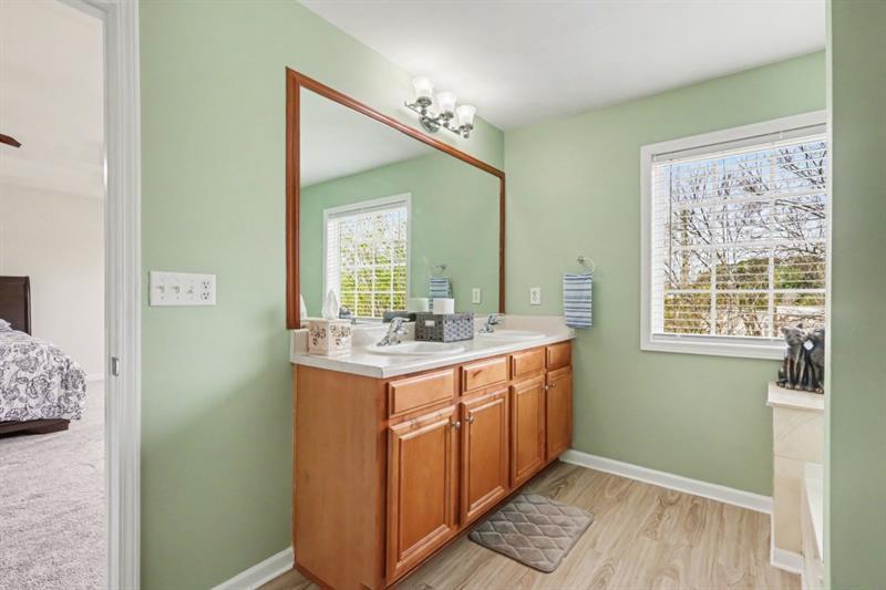 136 Meeting Place Property Photo 23