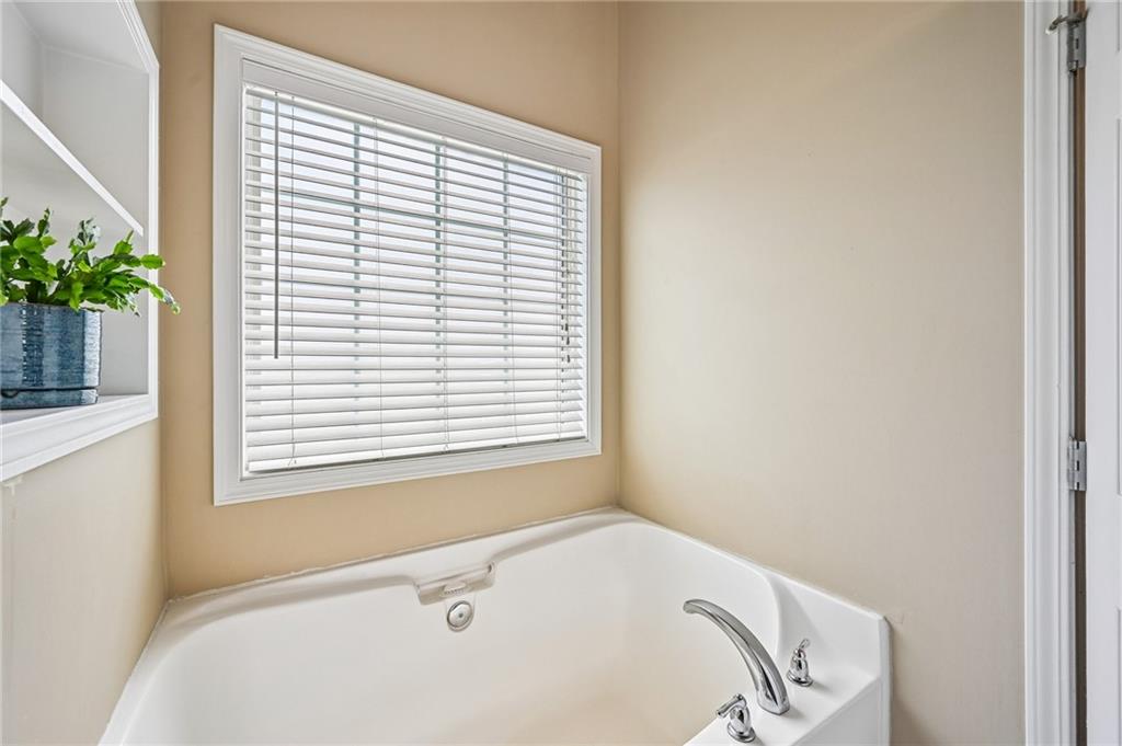 207 Overlook Court Property Photo 33