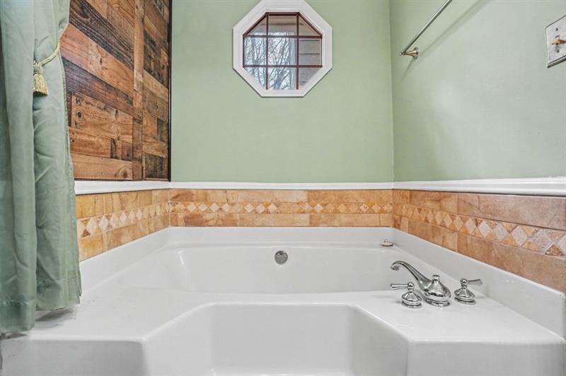 114 Copeland Property Photo 24
