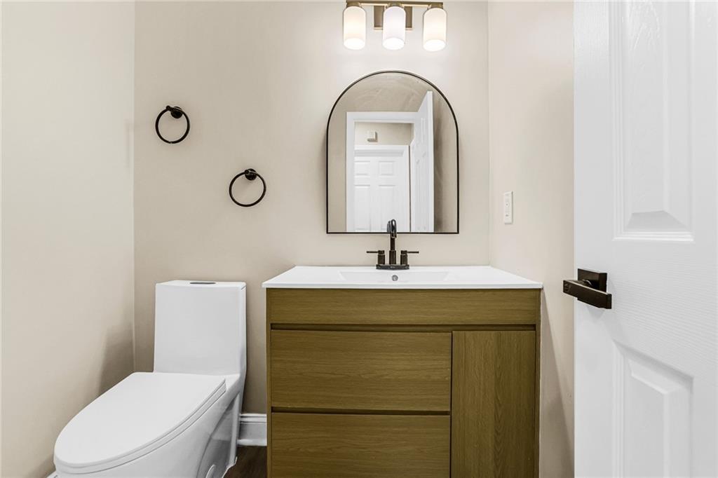 4335 Abbotts Pointe Court Property Photo 16