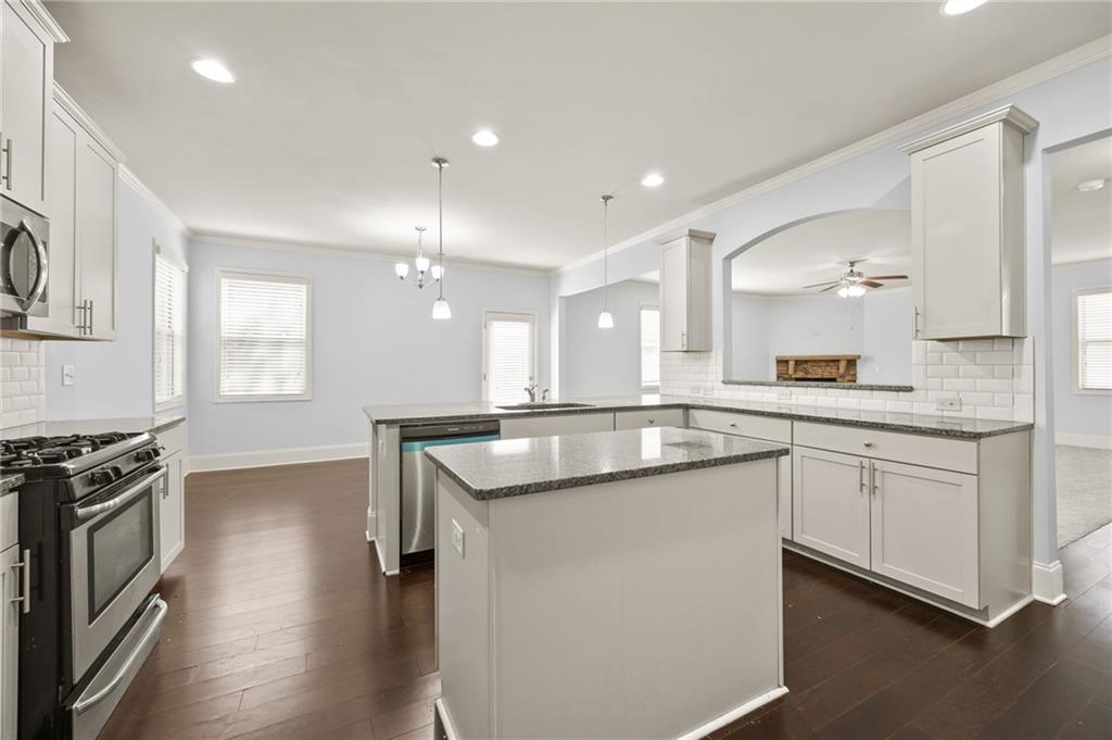 3845 Alden Place Property Photo 12