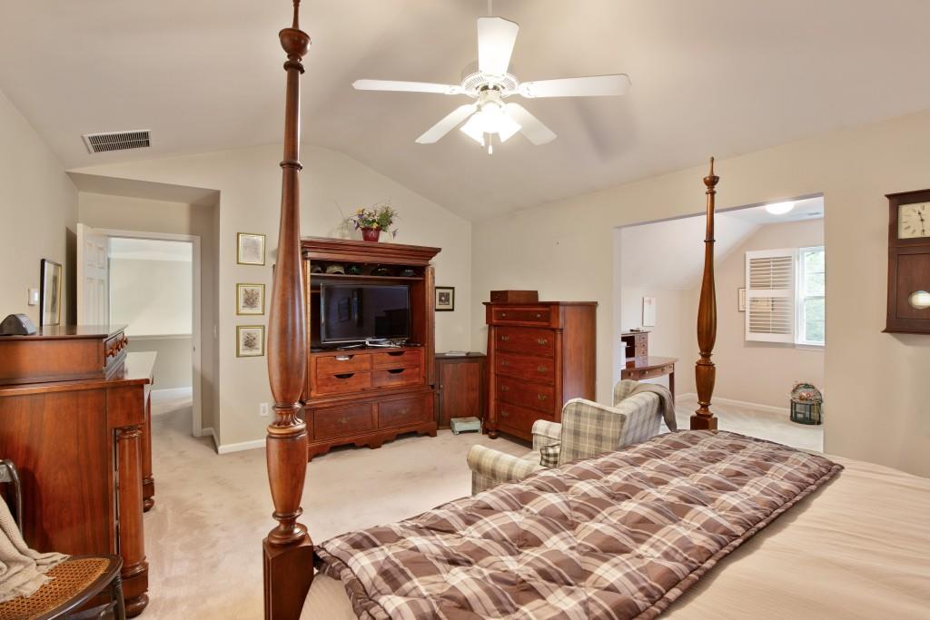 119 Lake Reserve Way Property Photo 34