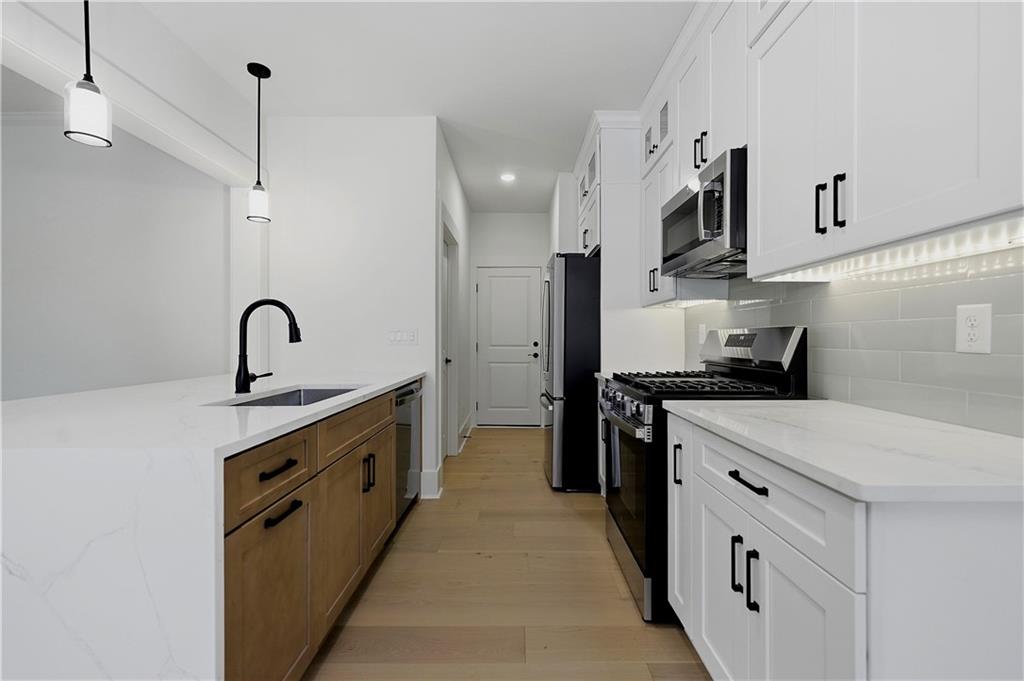 784 Sherwood Road Property Photo 12