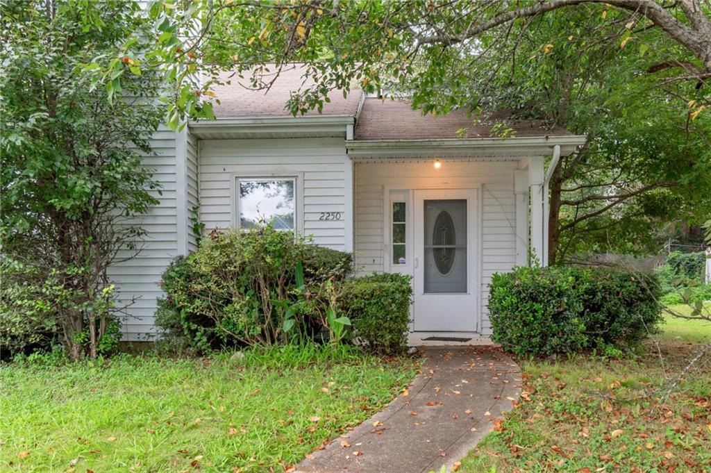 2250 Wellington Circle Property Photo 1