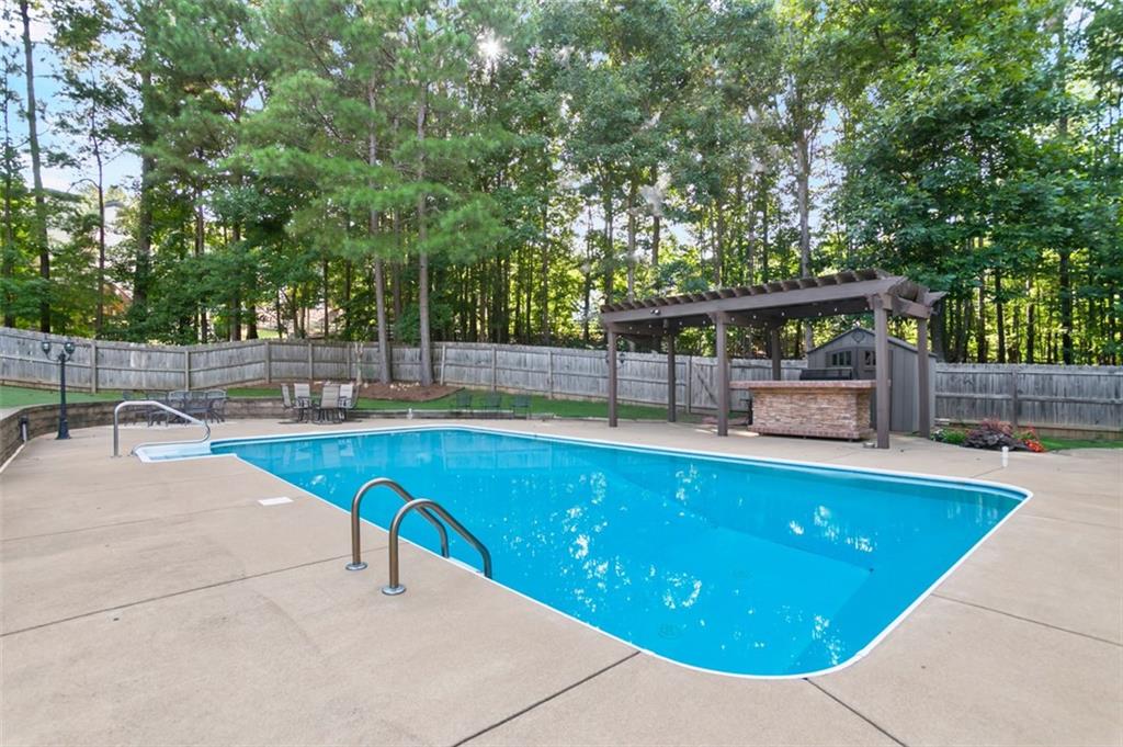307 Tall Pines Court Property Photo 4