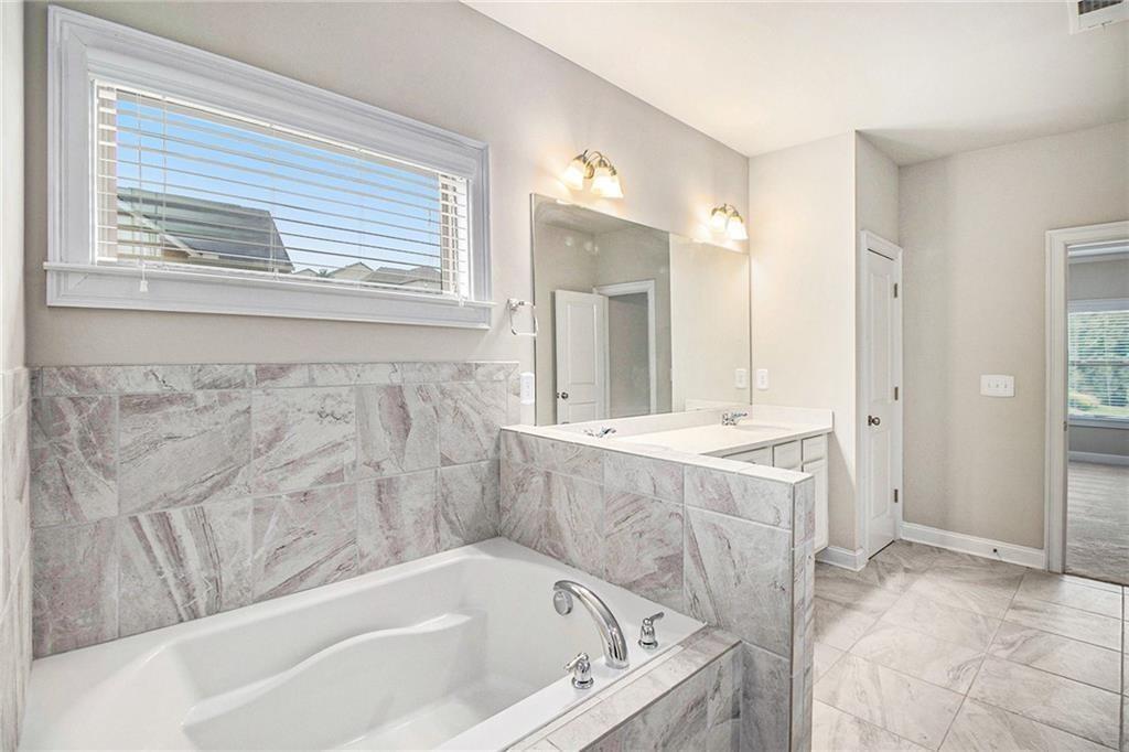 283 Hickory Pointe Drive Property Photo 25