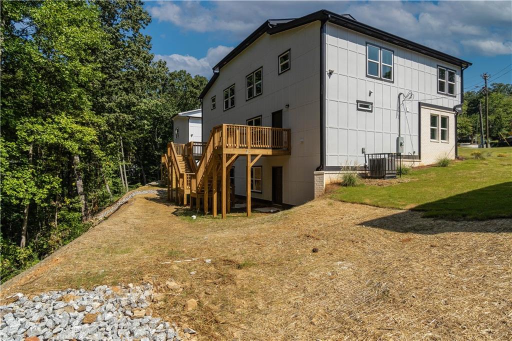 2389 Highpoint Road Property Photo 4