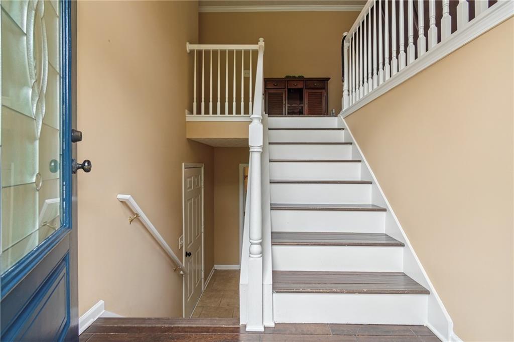 4718 Middleboro Lane Property Photo 6