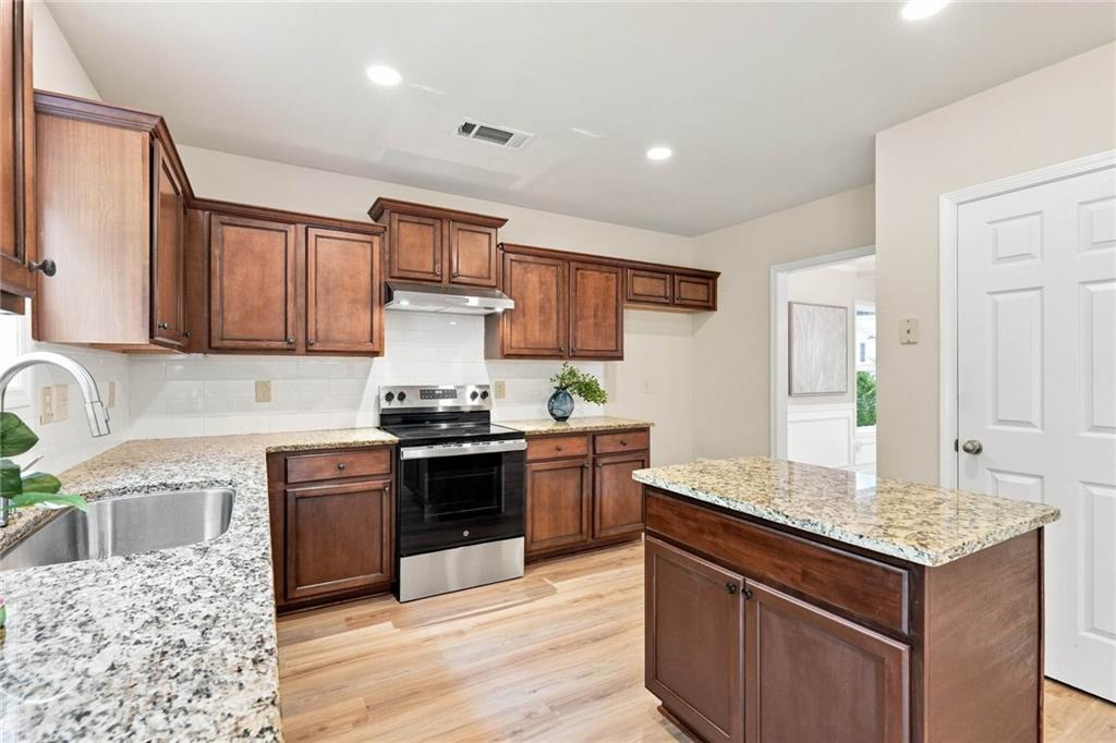 4128 Brynhill Lane Property Photo 16