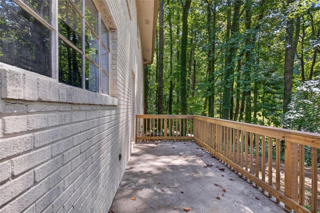 2418 Meadow Lark Drive Property Photo 8