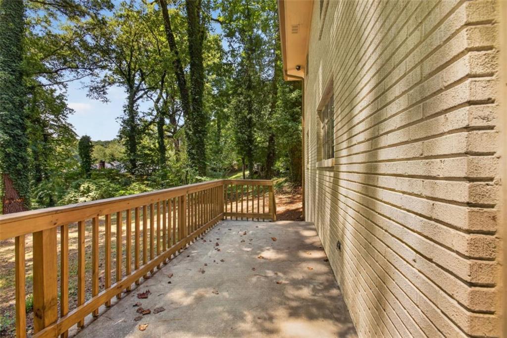 2418 Meadow Lark Drive Property Photo 10