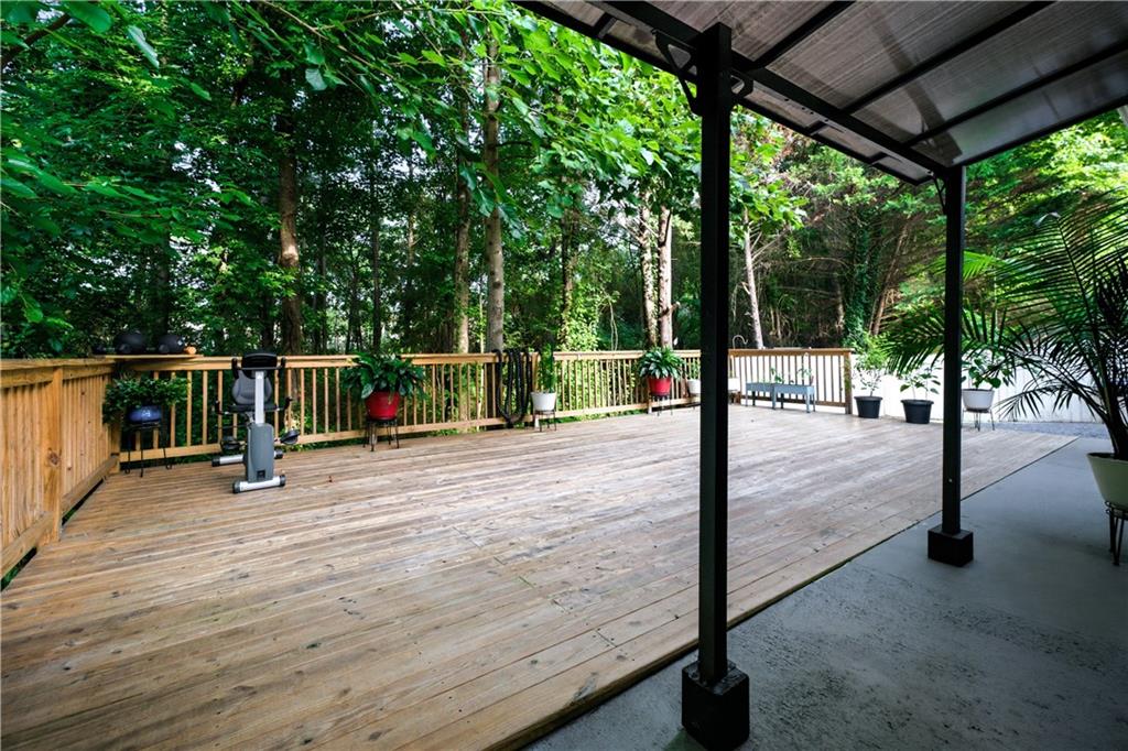 1715 Yellow Wood Drive Property Photo 43