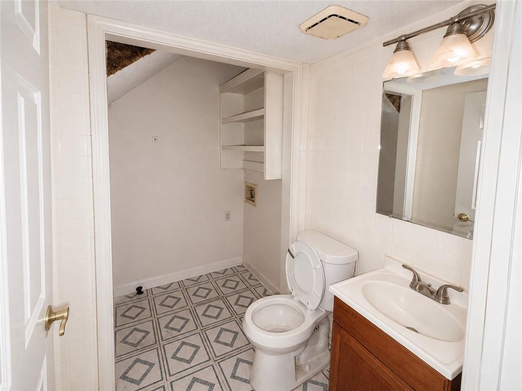 4375 Barrington Place Property Photo 8