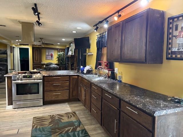 3827 Woodside Drive Property Photo 4