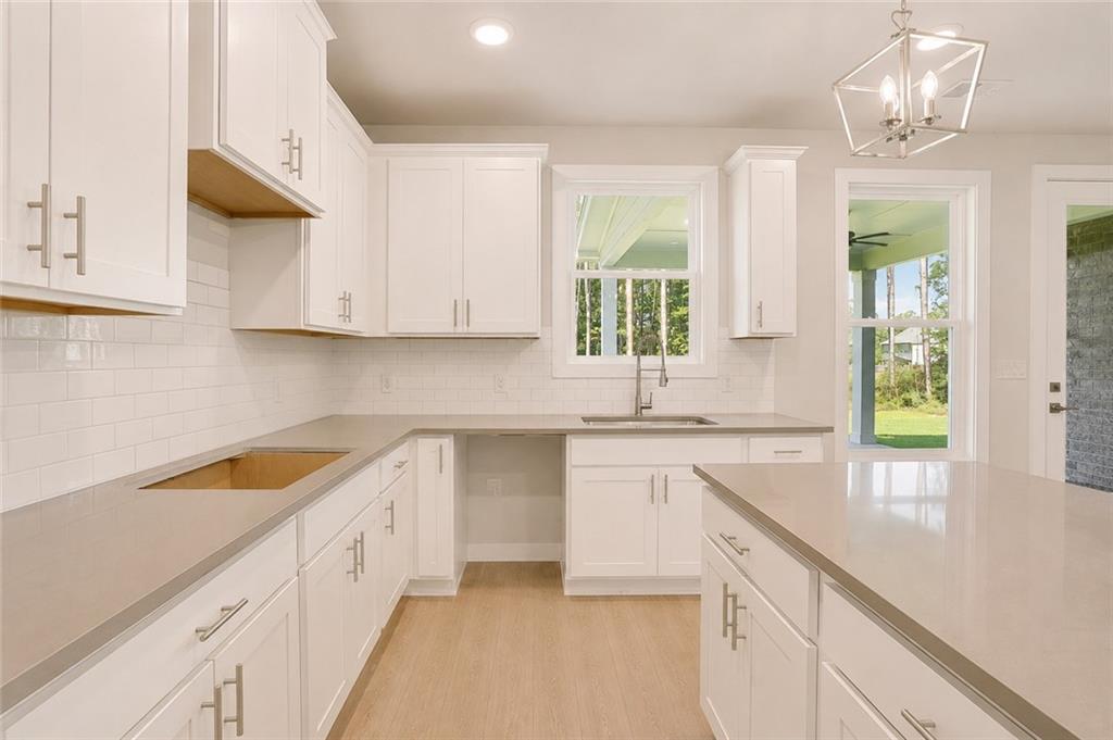 108 Se Patillo Manor Se Property Photo 11