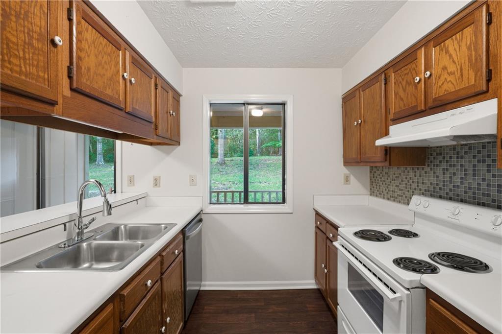 140 Forrest Brook Drive Property Photo 12