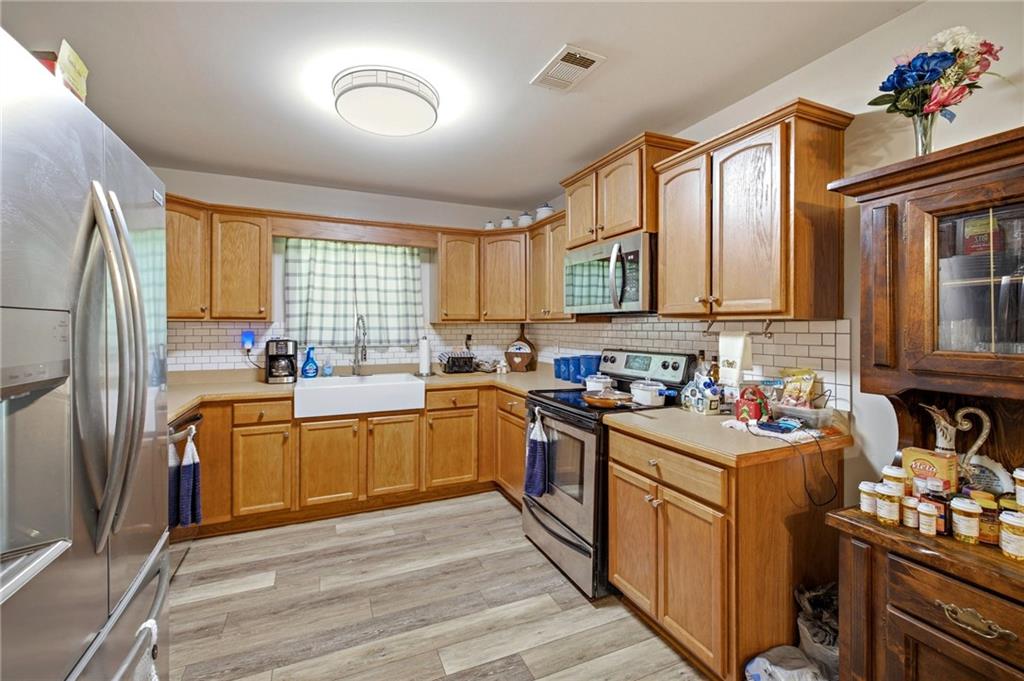 126 Windchime Circle Property Photo 8