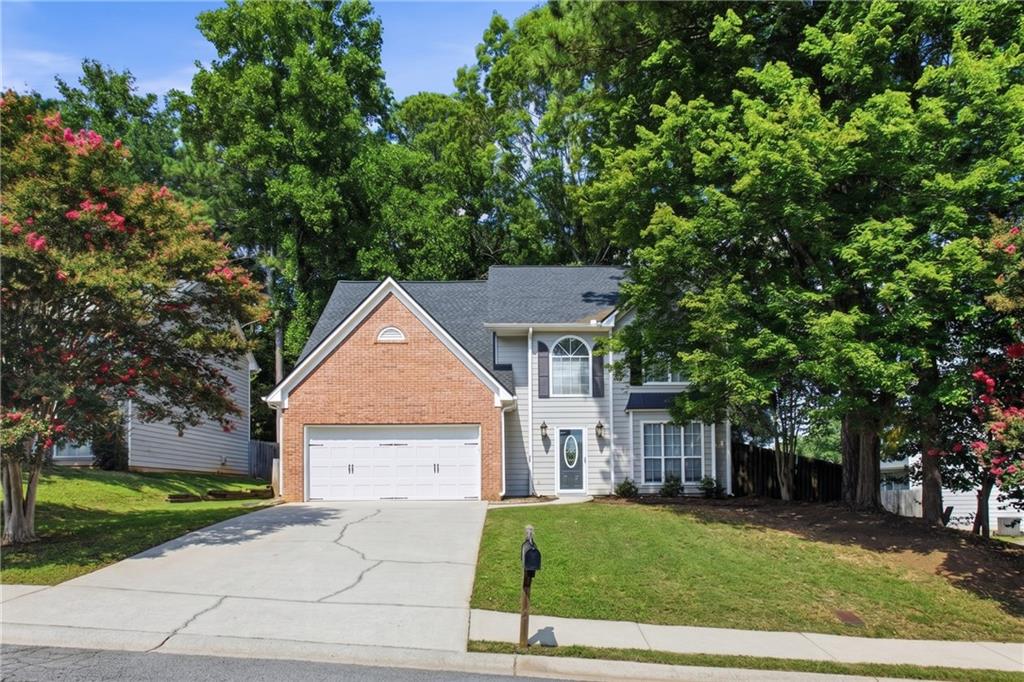 640 Suwanee Lakes Circle Property Photo 1
