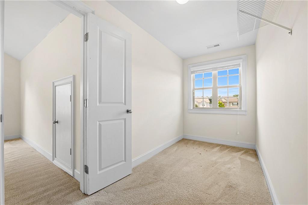 275 Broadmoor Drive Property Photo 32