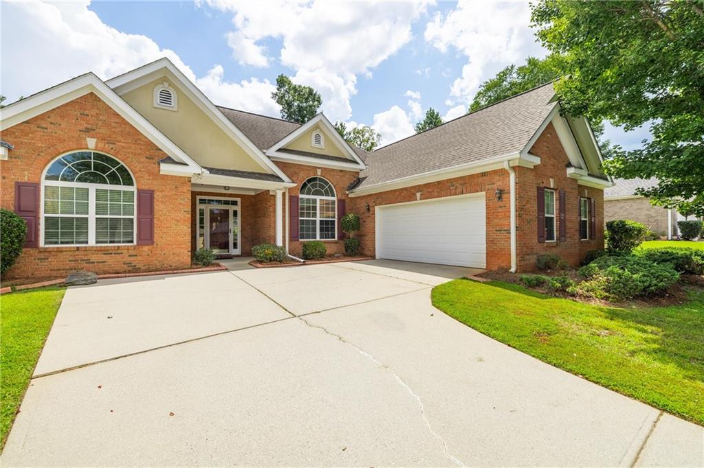 8004 Larksview Drive Property Photo 2