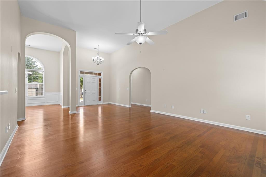 8004 Larksview Drive Property Photo 7