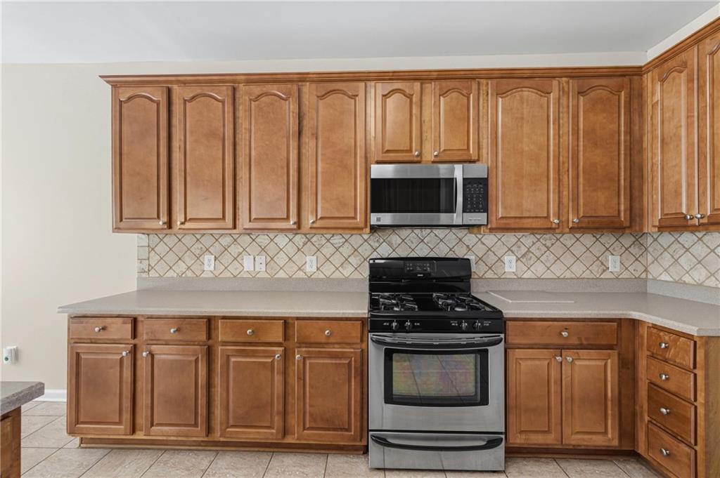 8004 Larksview Drive Property Photo 17