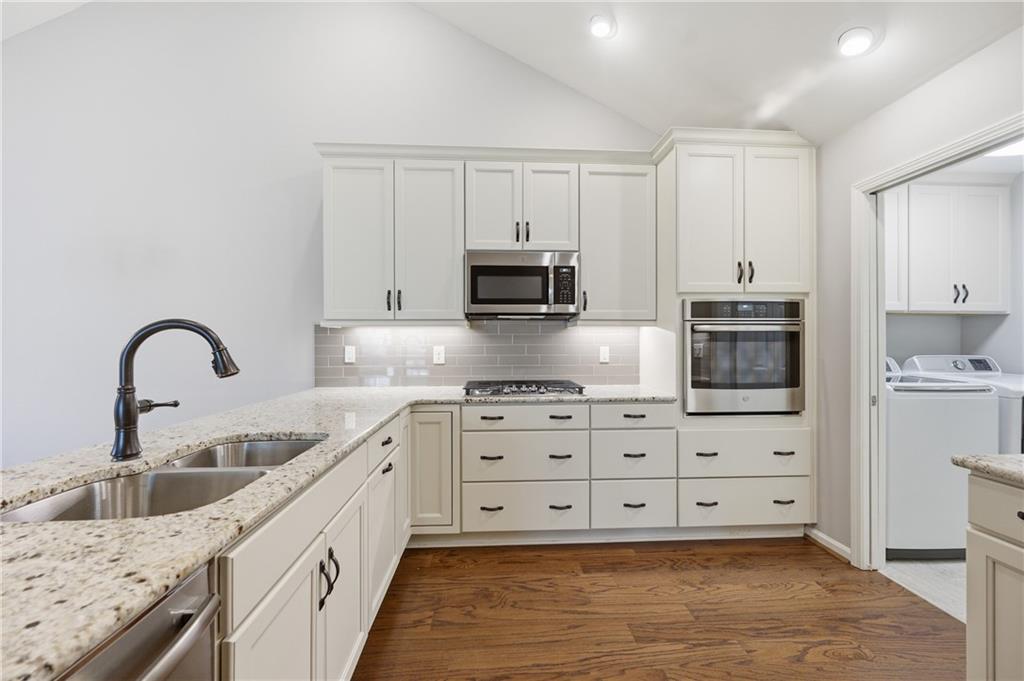 1103 Sweet Apple Circle Property Photo 3
