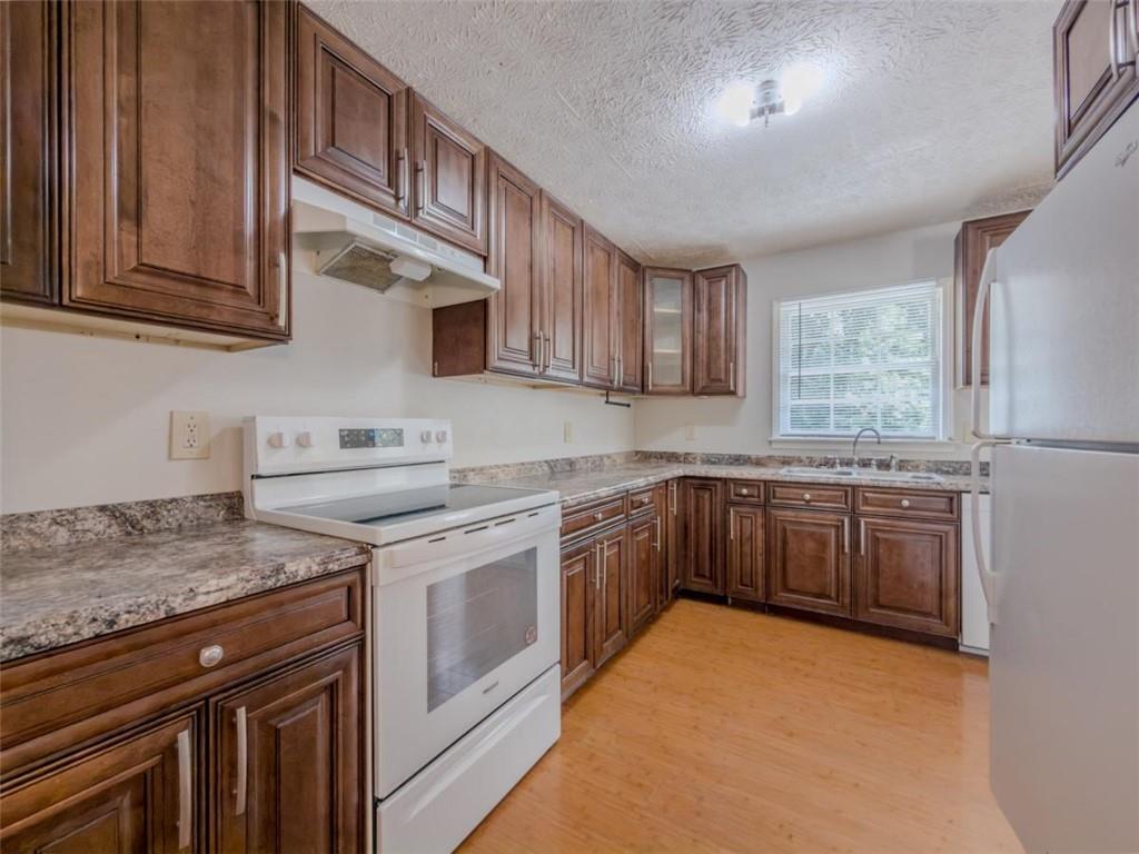 2050 Abington Lane Property Photo 3