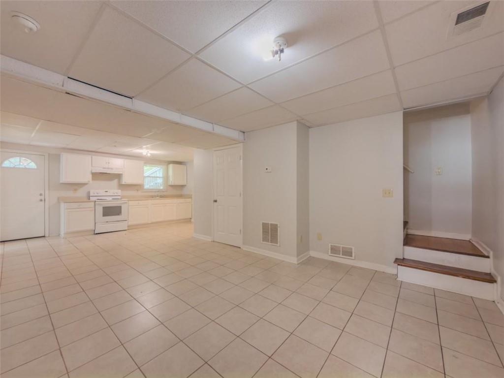 2050 Abington Lane Property Photo 4