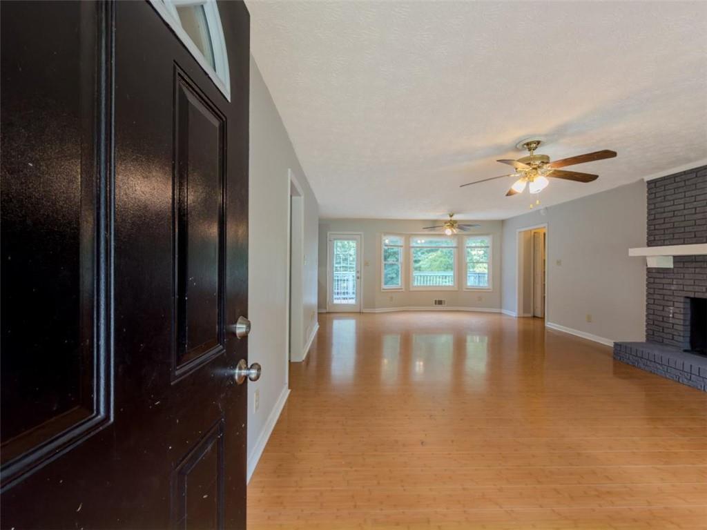 2050 Abington Lane Property Photo 7