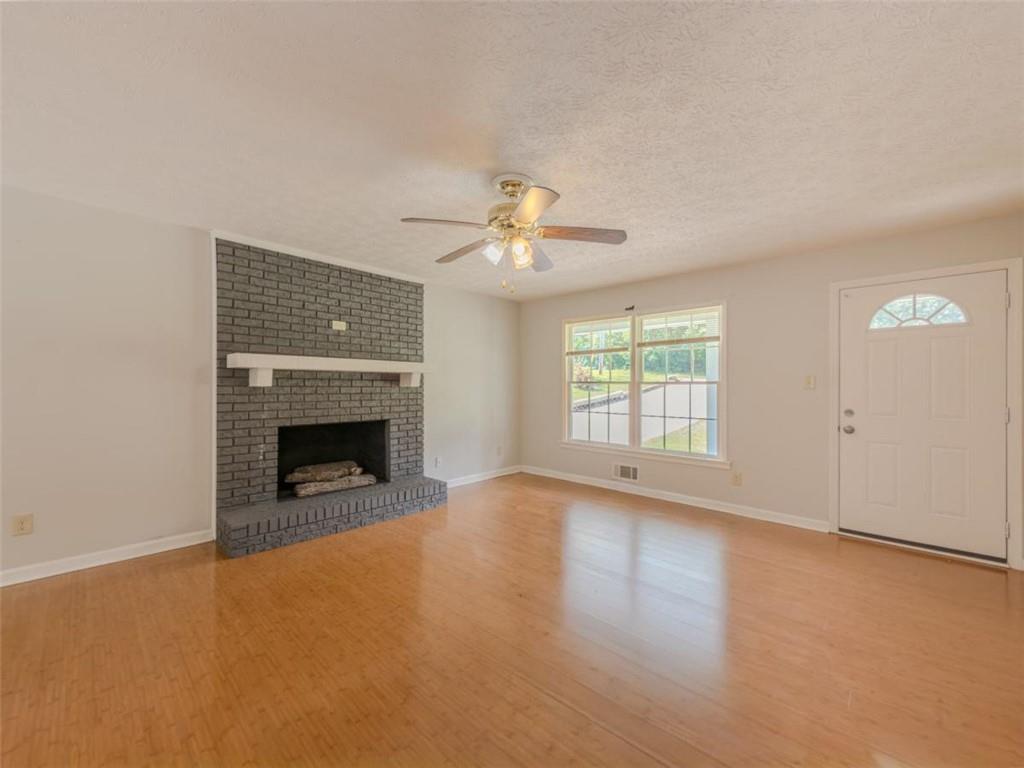 2050 Abington Lane Property Photo 8