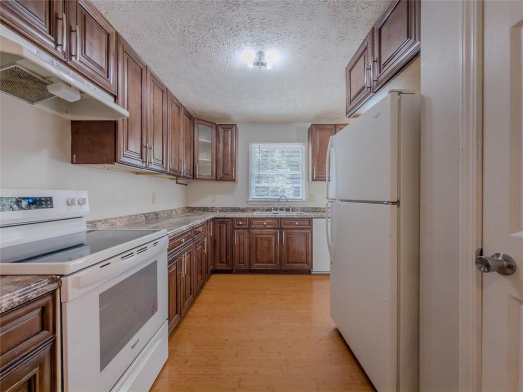2050 Abington Lane Property Photo 11