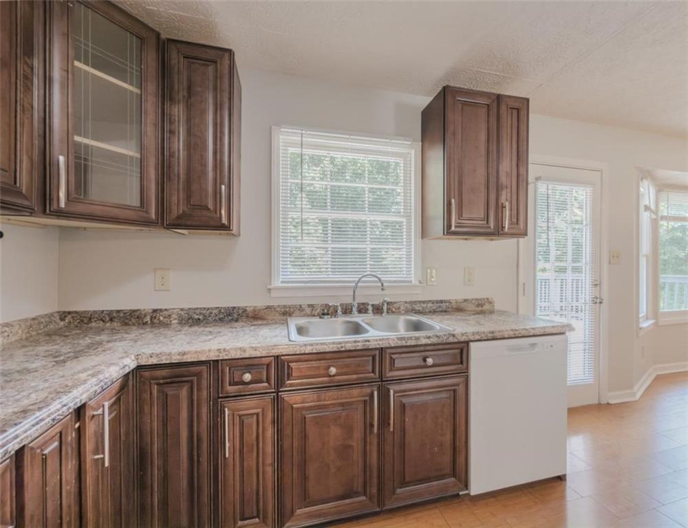 2050 Abington Lane Property Photo 13