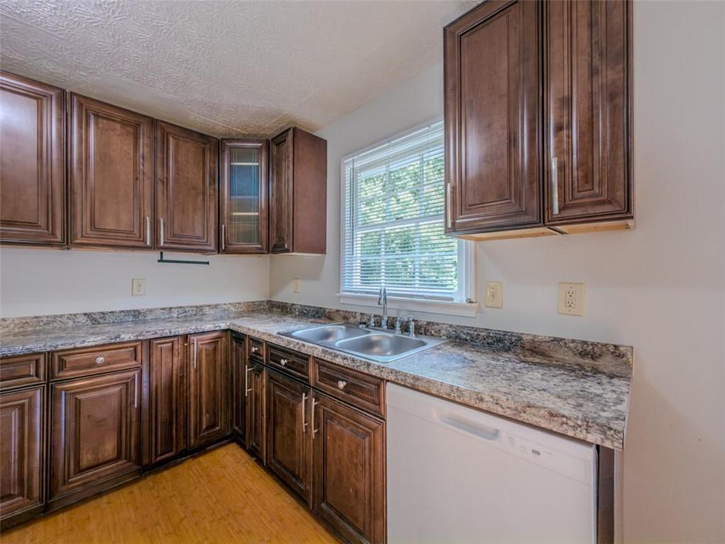 2050 Abington Lane Property Photo 14