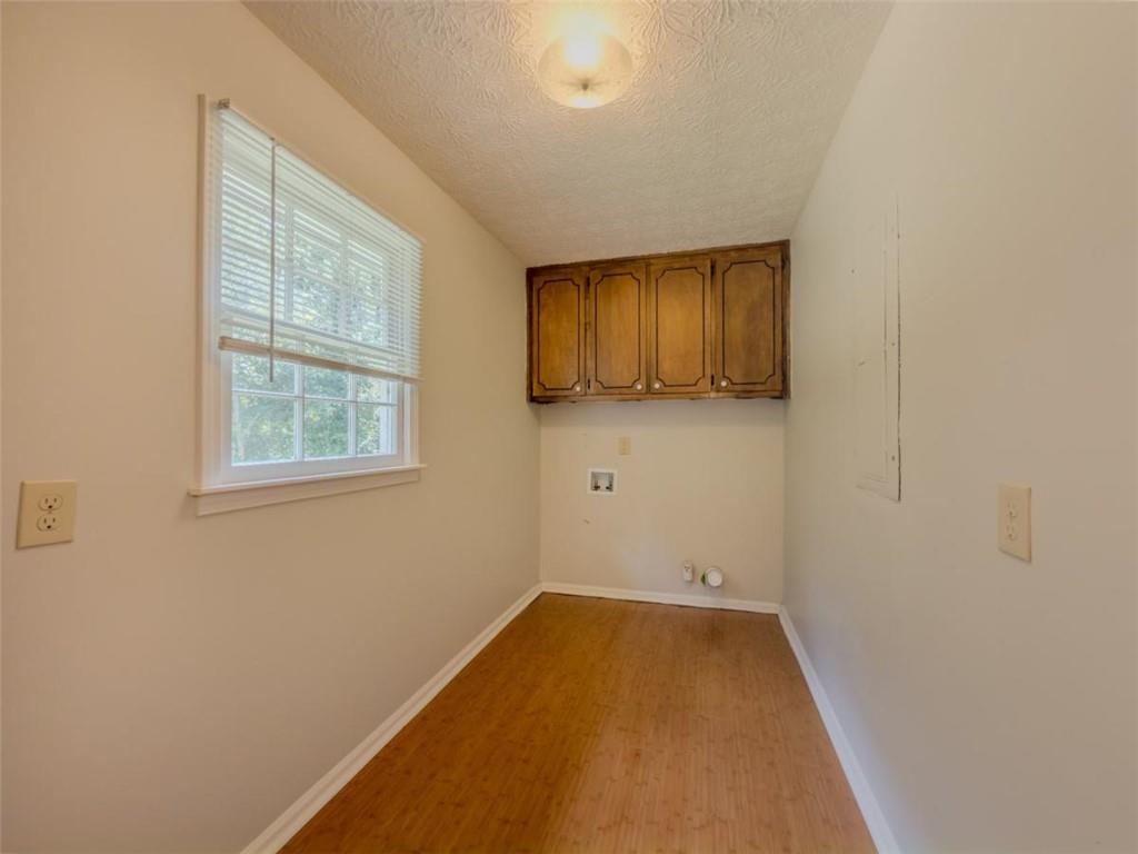 2050 Abington Lane Property Photo 18