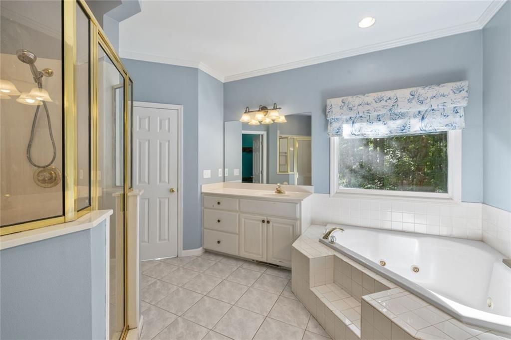 395 Amberbrook Circle Property Photo 16