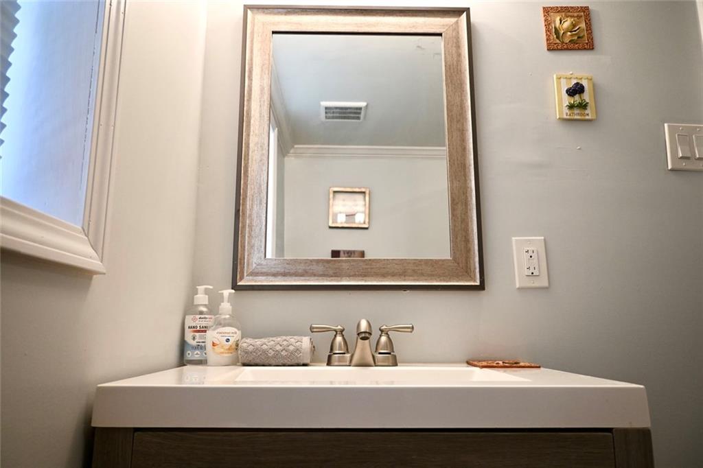 994 Overbrook Circle Unit 1 Property Photo 9
