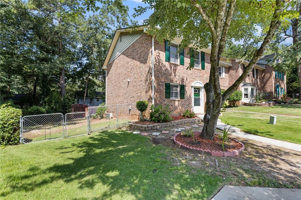 5278 Oakridge Drive Property Photo 2