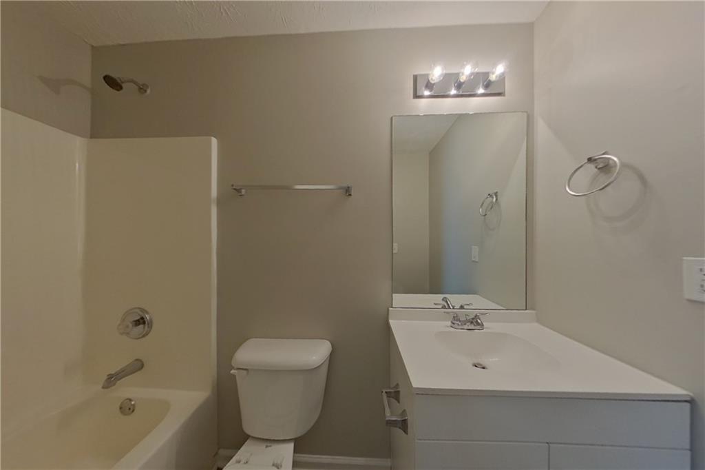 7821669 Property Photo 14