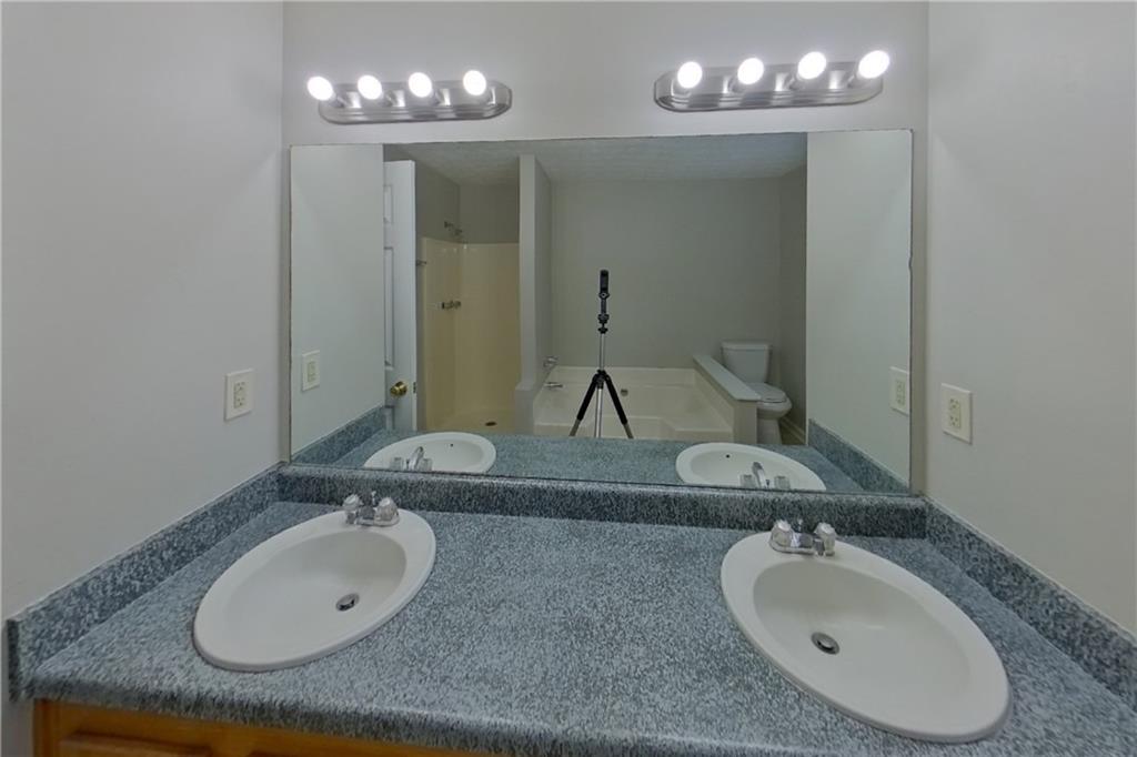 7821679 Property Photo 10
