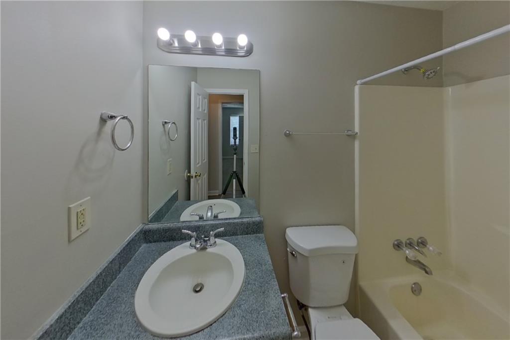 7821679 Property Photo 14